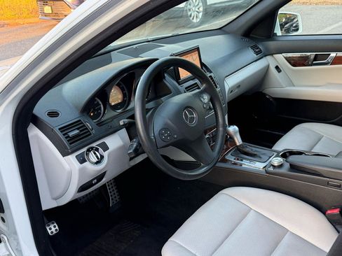 Used 2011 Mercedes-Benz C 300 Luxury image 19