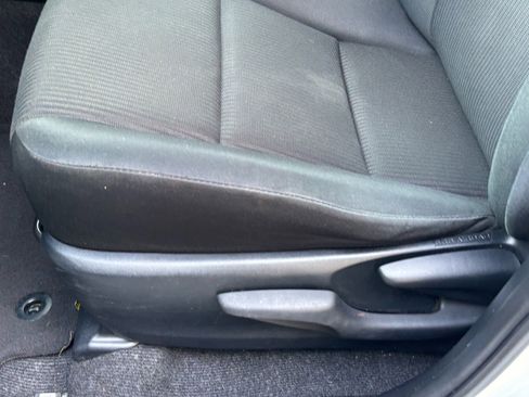 Used 2017 Toyota RAV4 LE image 9