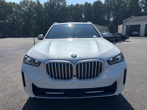 Used 2024 BMW X5 xDrive40i w/ Premium Package AWD/4WD image 3