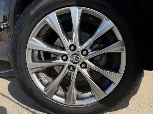 Used 2016 Toyota RAV4 Limited FWD image 9