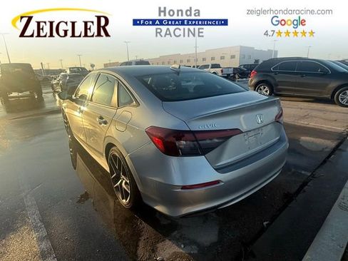 Used 2025 Honda Civic Sport image 4