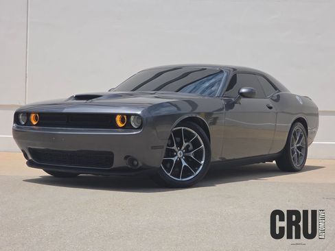 Used 2022 Dodge Challenger GT RWD image 1