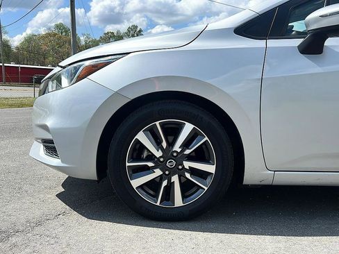 Used 2021 Nissan Versa SV image 9