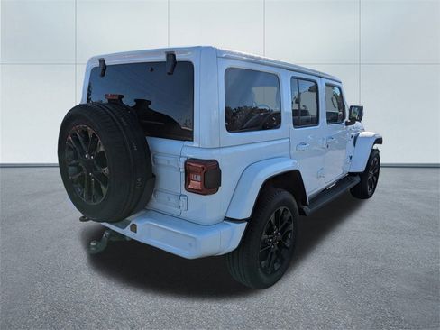 Used 2023 Jeep Wrangler Altitude image 3