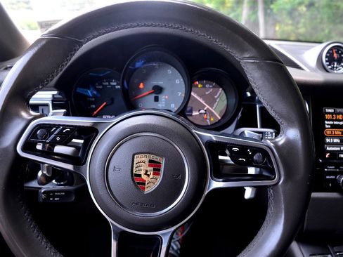 Used 2016 Porsche Macan S image 27