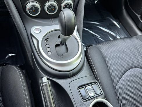 Used 2015 Nissan 370Z Roadster RWD image 35