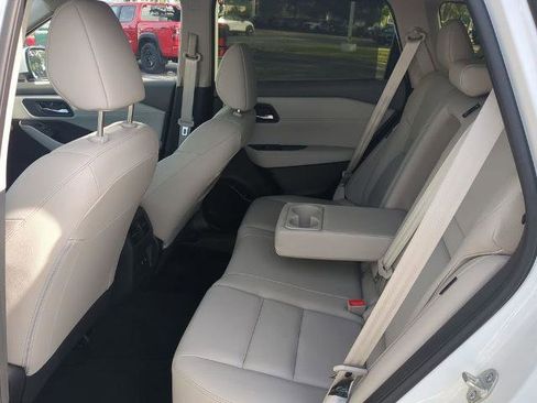Certified 2025 Nissan Rogue SL w/ Tech Package AWD/4WD image 14