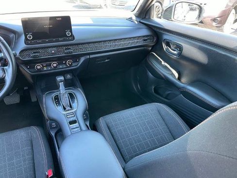 Used 2023 Honda HR-V Sport image 9