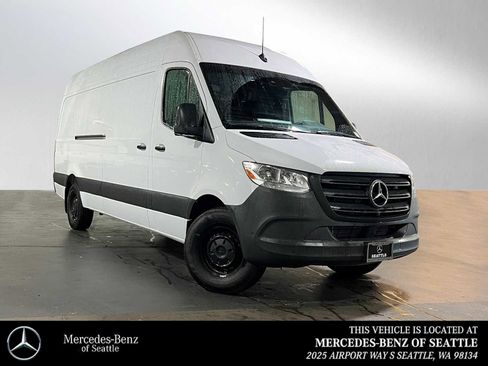 Used 2024 Mercedes-Benz Sprinter 2500 image 1