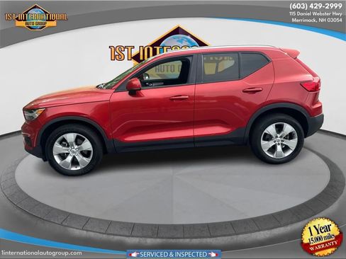 Used 2022 Volvo XC40 T5 Momentum AWD/4WD image 5