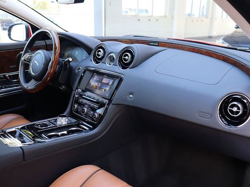 Used 2016 Jaguar XJ R-Sport image 14