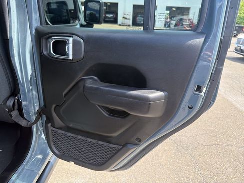Used 2024 Jeep Wrangler Unlimited AWD/4WD image 17