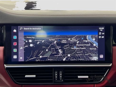 Used 2022 Porsche Cayenne GTS AWD/4WD image 19