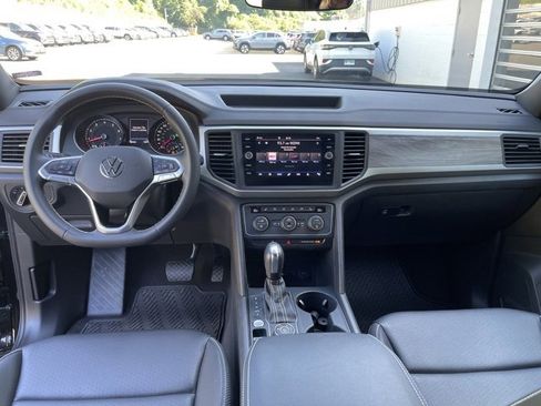 Used 2021 Volkswagen Atlas Cross Sport SE image 22