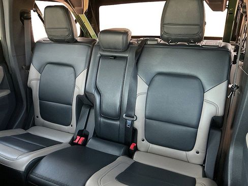 Used 2023 Ford Bronco Wildtrak AWD/4WD image 12
