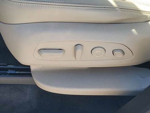 Used 2021 Buick Enclave Premium w/ Sun and Sites Package image 29