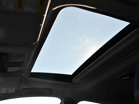 Used 2024 Subaru Crosstrek 2.5i Limited w/ Crosstrek Mirror Package image 35