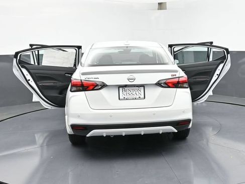 New 2025 Nissan Versa SR w/ Trunk Package FWD image 45