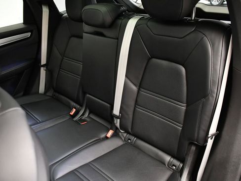 Used 2023 Porsche Cayenne S image 47