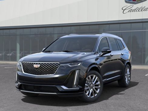 Used 2025 Cadillac XT6 Premium Luxury w/ Technology Package image 7