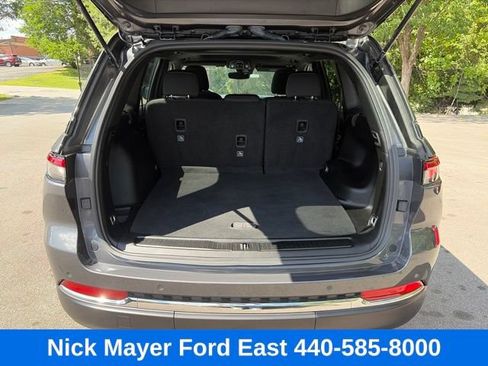 Used 2024 Jeep Grand Cherokee Laredo X AWD/4WD image 7