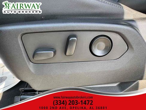 Used 2022 Chevrolet Tahoe Z71 w/ Luxury Package AWD/4WD image 21