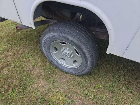 Used 2006 Ford F350 4x4 Regular Cab Super Duty image 10