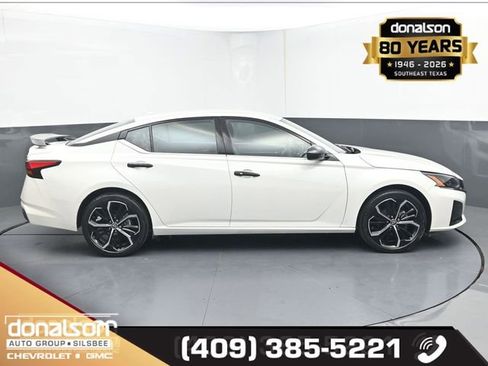 Used 2024 Nissan Altima 2.5 SR AWD/4WD image 2