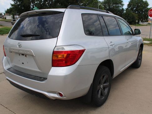 Used 2009 Toyota Highlander 2WD w/ Cold Weather Pkg image 3