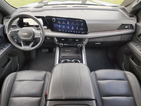 Certified 2025 Chevrolet Suburban LT RWD image 20