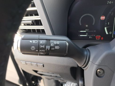 Used 2026 Lexus GX 550 w/ Accessory Package (31) AWD/4WD image 29