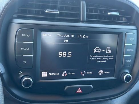 Used 2023 Kia Soul LX w/ LX Technology Package FWD image 24