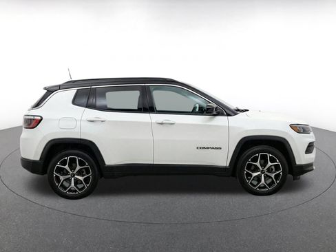 Used 2025 Jeep Compass Limited AWD/4WD image 14