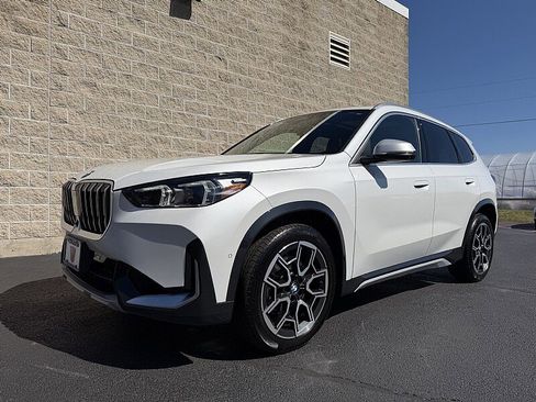 Used 2024 BMW X1 xDrive28i w/ Premium Package image 4