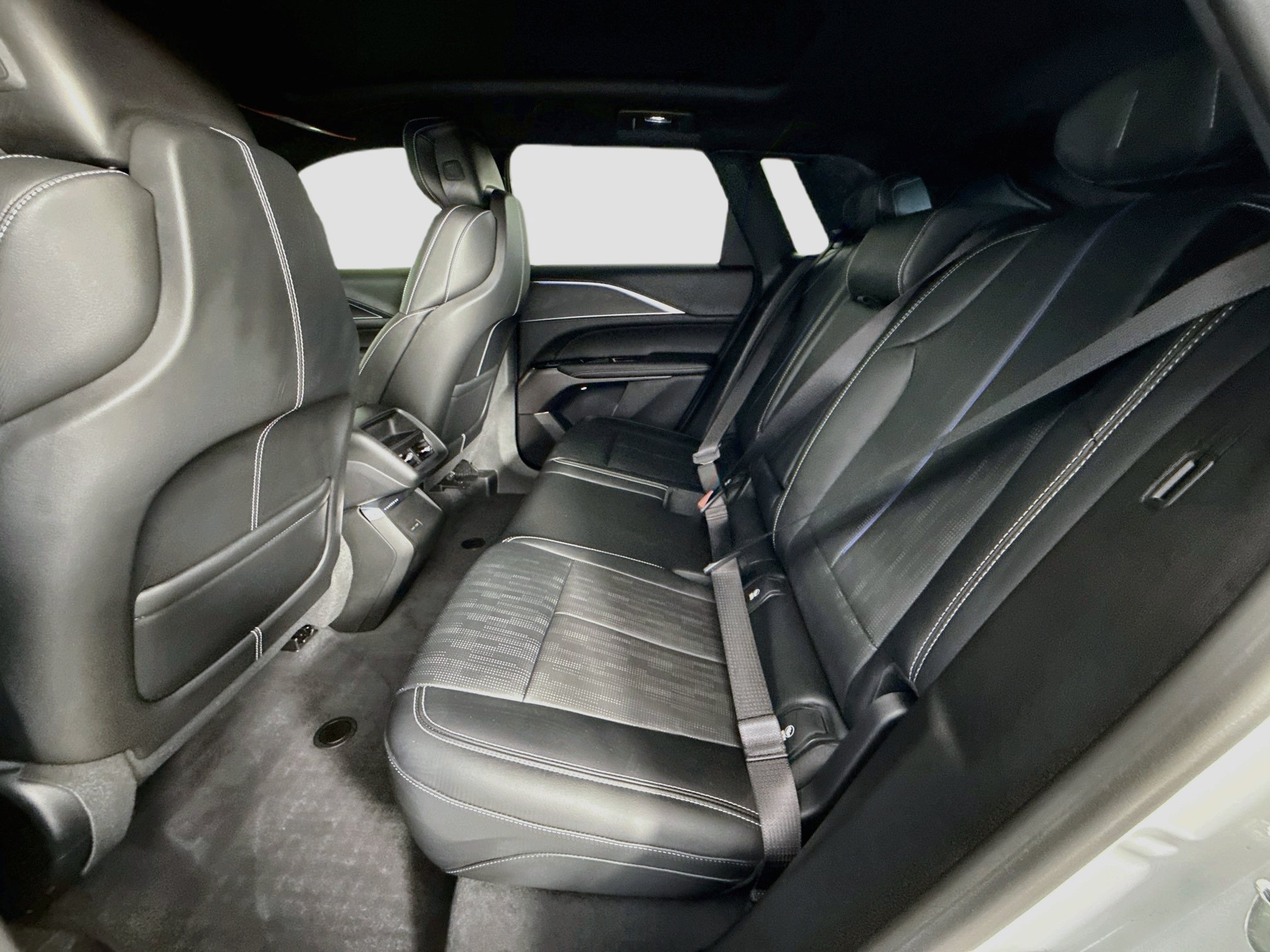 Used 2025 Cadillac Lyriq Luxury RWD image 26