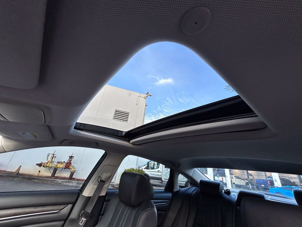 Used 2021 Honda Accord Touring image 11