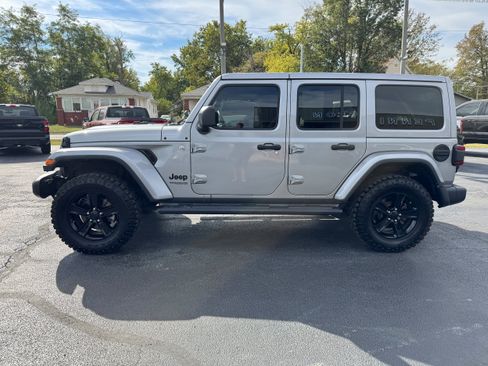 Used 2020 Jeep Wrangler Unlimited Sahara image 4