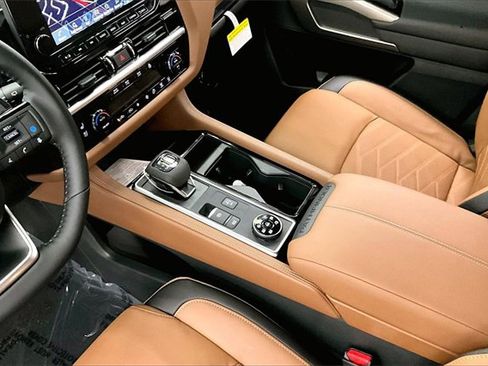 New 2025 Nissan Pathfinder Platinum w/ Lighting Package (N93) image 8