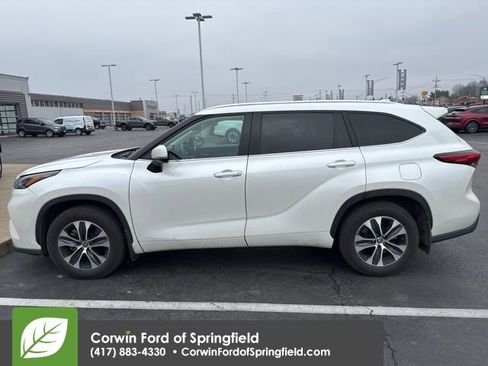 Used 2021 Toyota Highlander XLE image 7