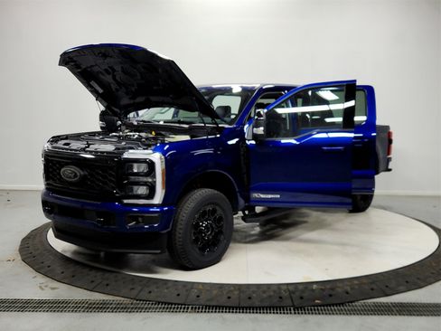 New 2026 Ford F250 Lariat w/ Black Appearance Package image 11