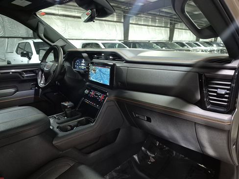 Certified 2023 GMC Sierra 1500 AT4 w/ Technology Package image 31