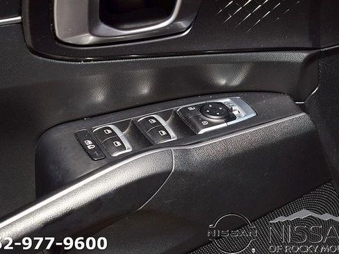 Used 2021 Kia Sorento S w/ Panoramic Sunroof Package AWD/4WD image 11