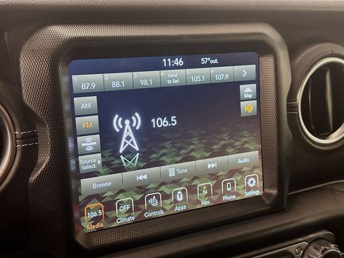 Used 2023 Jeep Wrangler Sahara w/ Cold Weather Group image 21