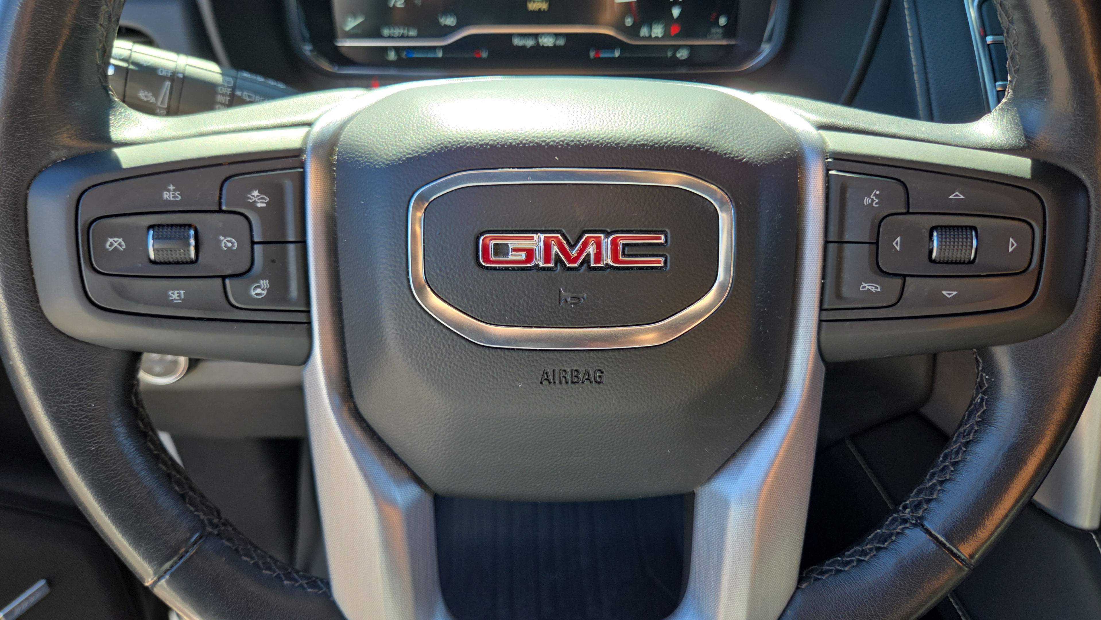 Used 2022 GMC Yukon SLT w/ SLT Premium Package AWD/4WD image 24