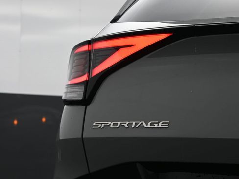 Used 2023 Kia Sportage SX image 17