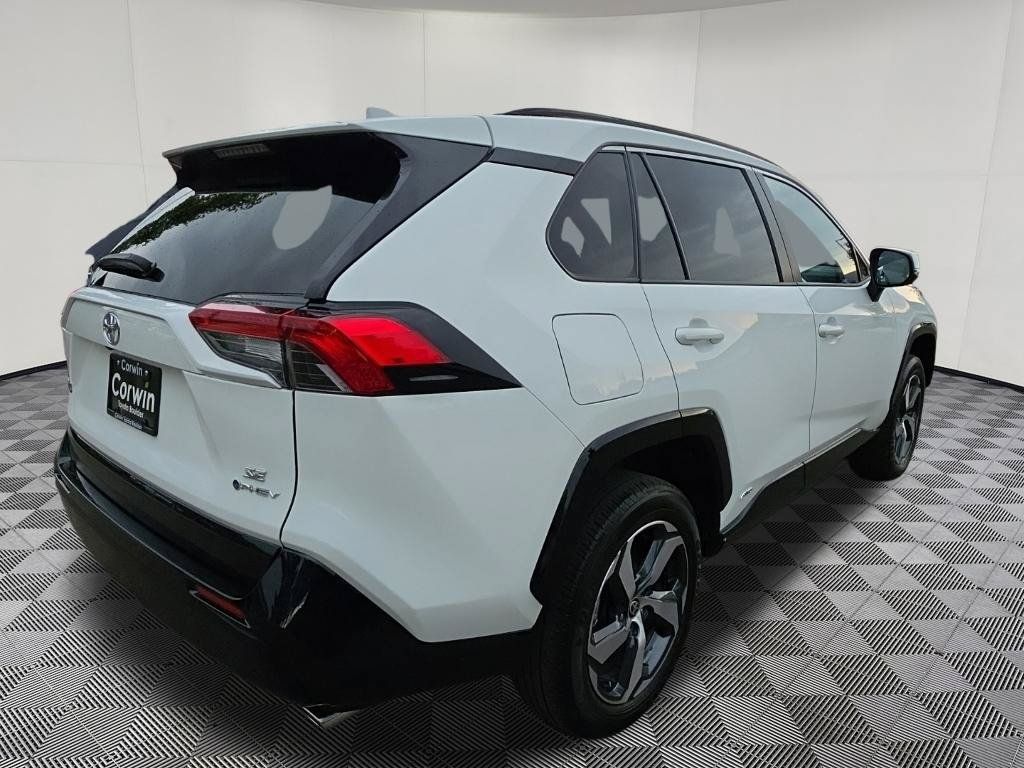 Used 2025 Toyota RAV4 SE AWD/4WD image 8