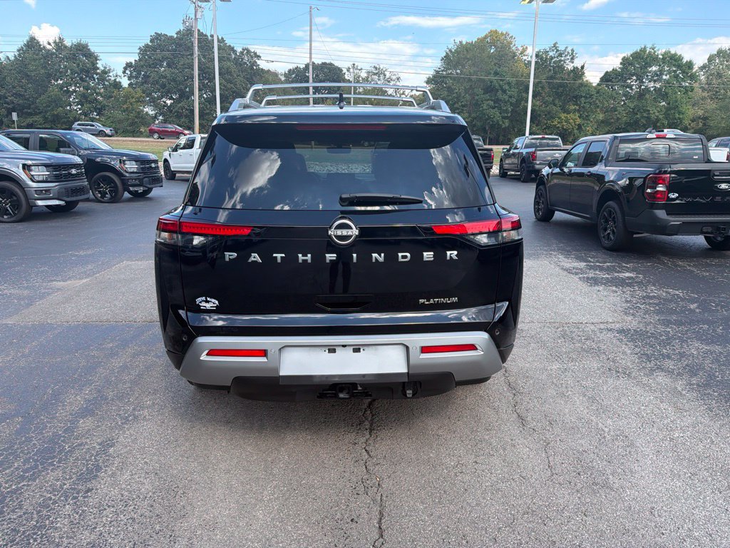 Used 2025 Nissan Pathfinder Platinum FWD image 4