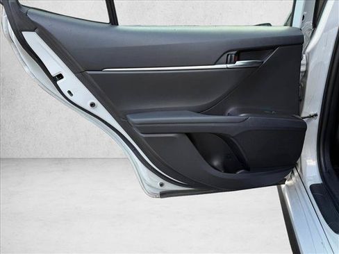 Used 2022 Toyota Camry SE FWD image 22