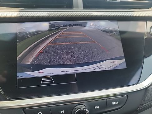 Used 2022 Buick Encore GX Select w/ Sport Touring Package FWD image 21