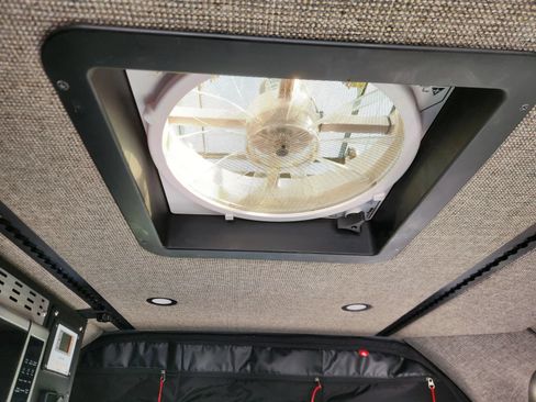 Used 2024 Mercedes-Benz Sprinter 2500 image 81